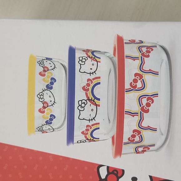 HELLO KITTY 6pc pyrex glass bowls w covers - Picture 5 of 5